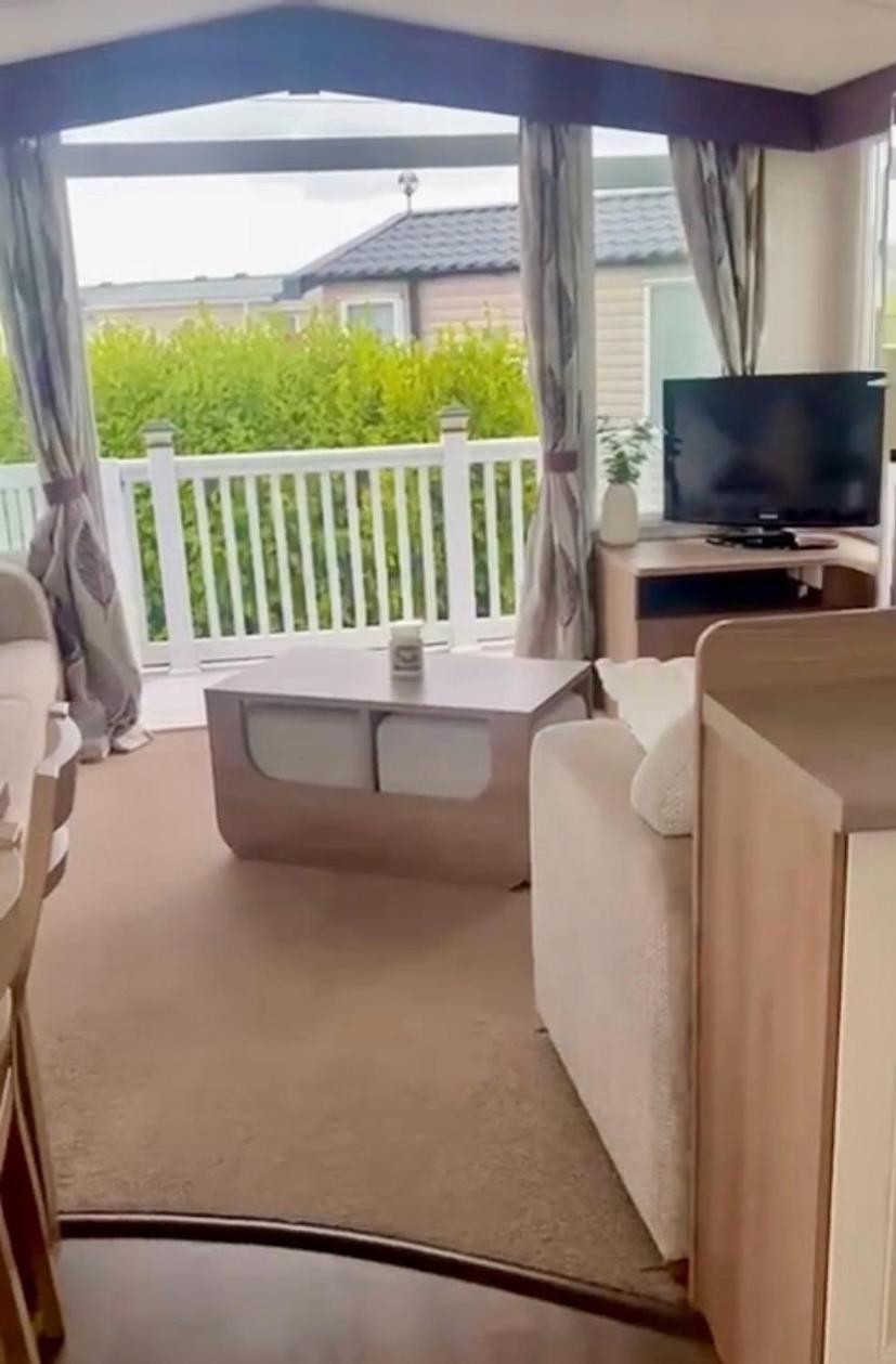 Caravan Church Farm Holiday Village Pagham Esterno foto