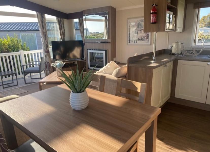 Caravan Church Farm Holiday Village Pagham Esterno foto