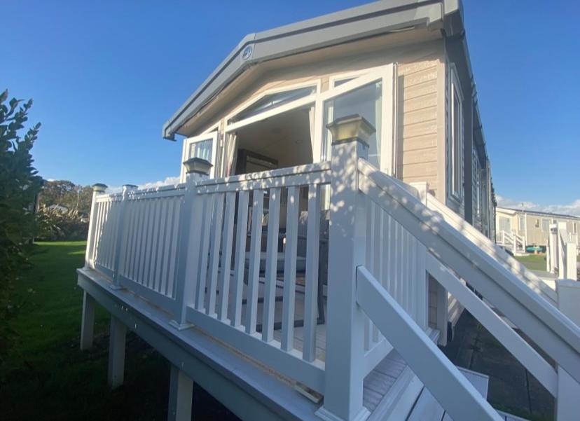 Caravan Church Farm Holiday Village Pagham Esterno foto