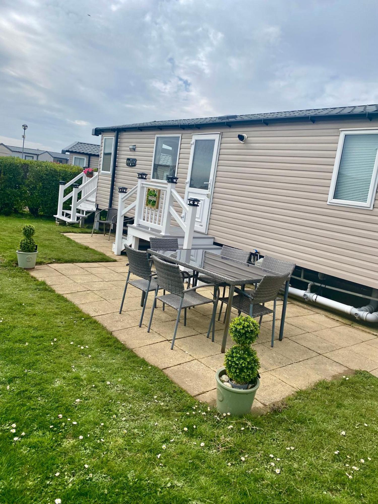 Caravan Church Farm Holiday Village Pagham Esterno foto